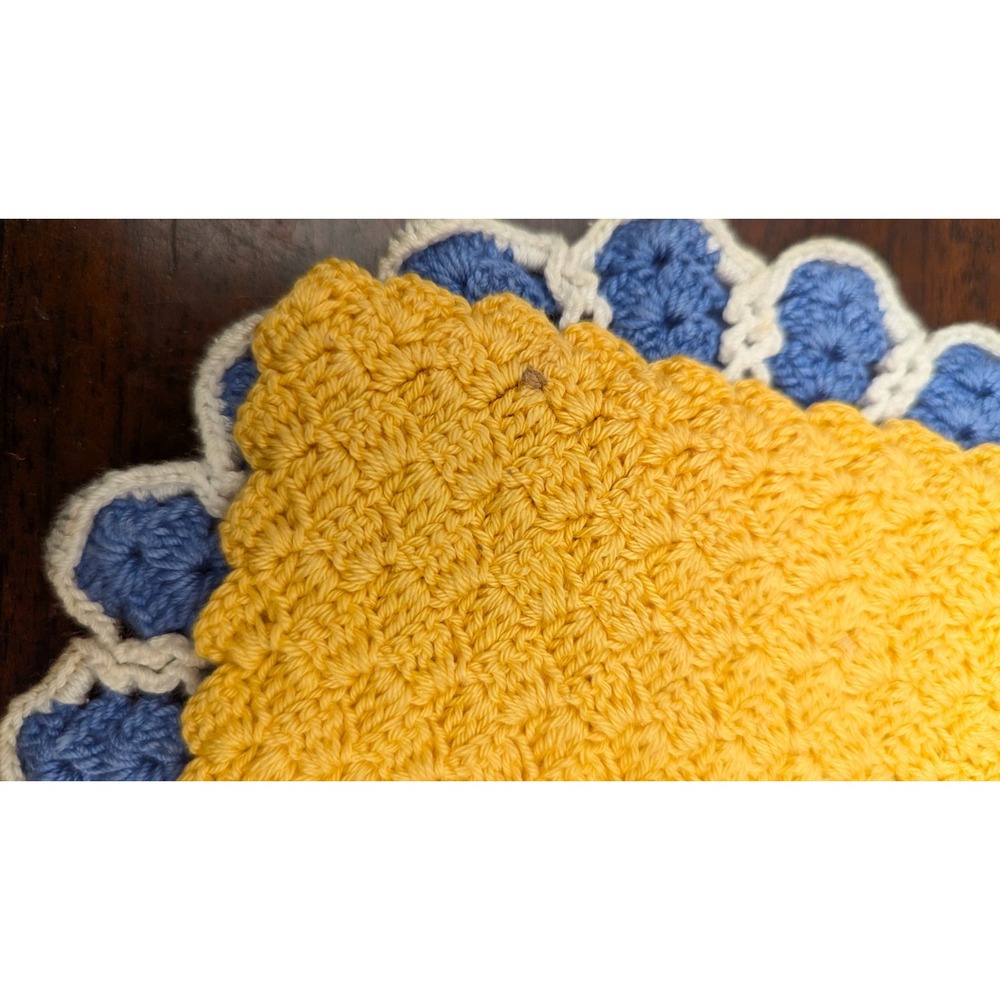 Vintage Handmade Crochet Potholders Lot of 3 Farmhouse Cottage Kitchen Retro - Picture 6 of 7